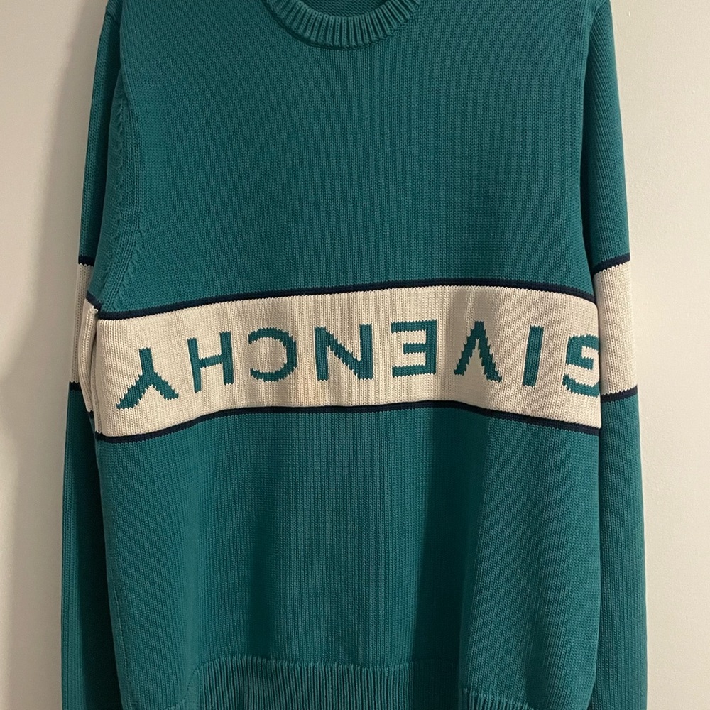 Authentic Men’s Givenchy Sweater Size Large